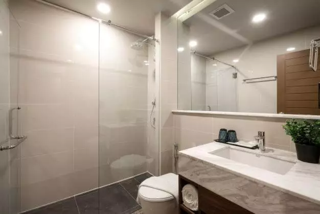 Manhattan Hotel Bangkok